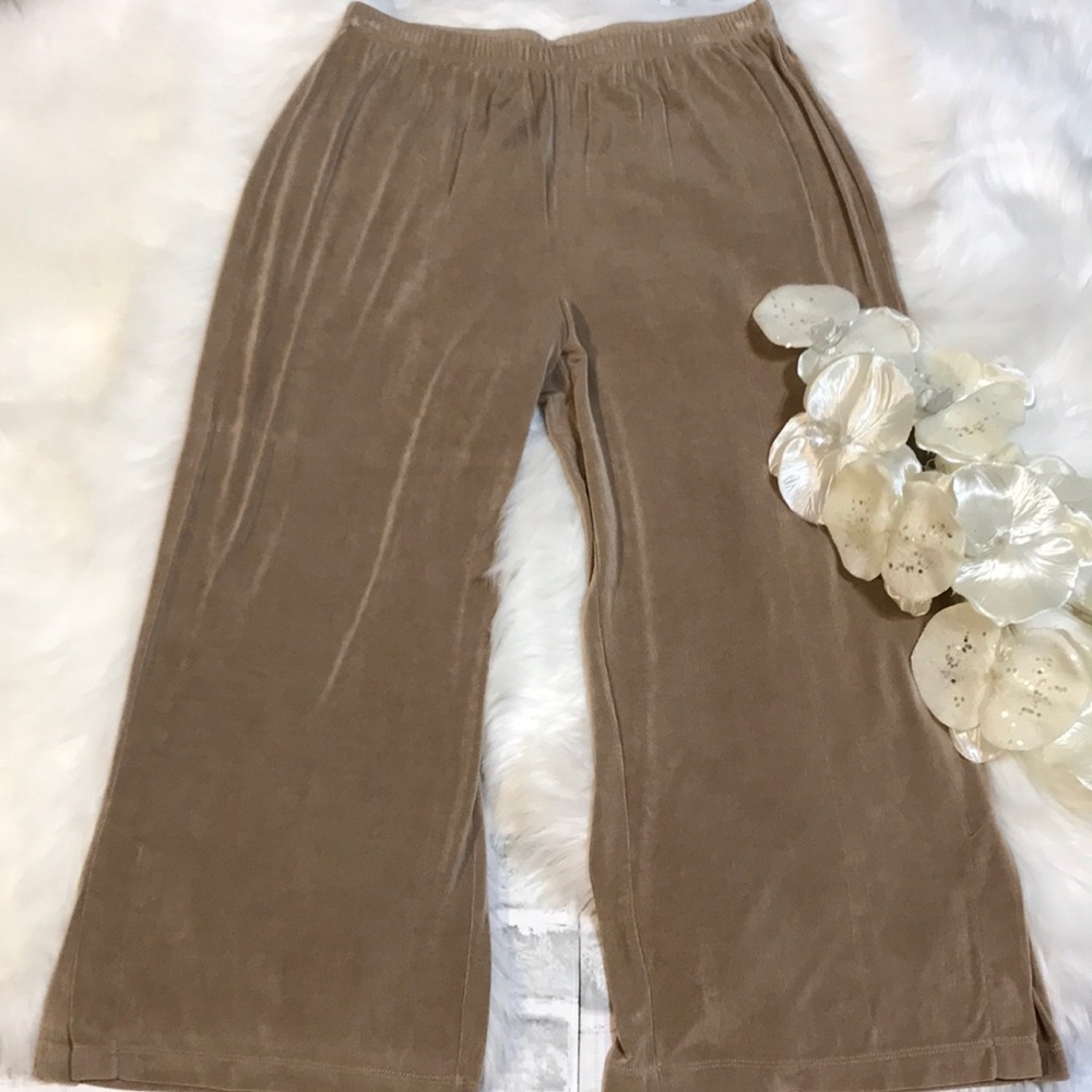 CHICO’S TRAVELERS PANTS